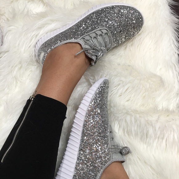 Silver fashion sneakers 👟 - Picture 5 of 7